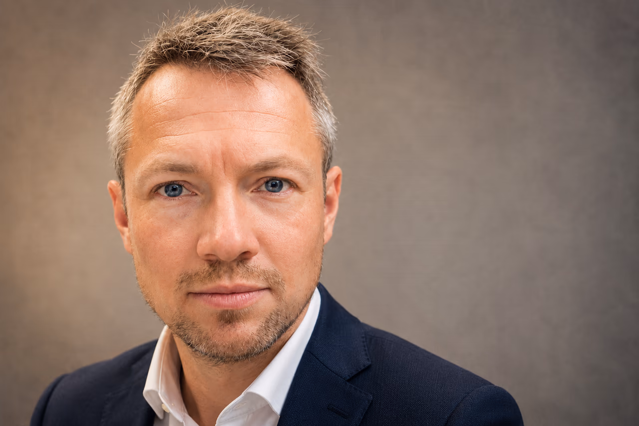 Current portrait of Samuel Glöggl, managing director of Glöggl GmbH.